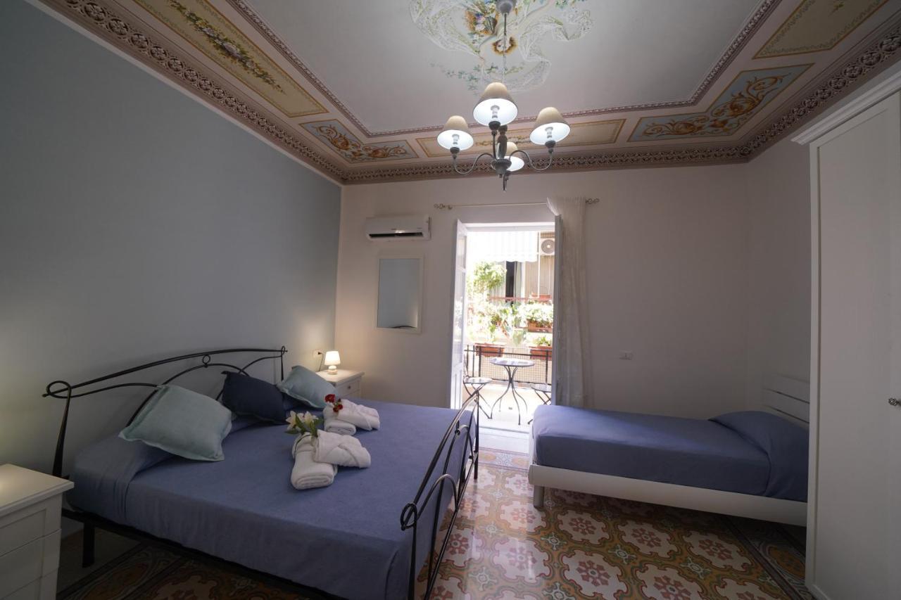 Regina Stella Bed & Breakfast Lascari Bagian luar foto
