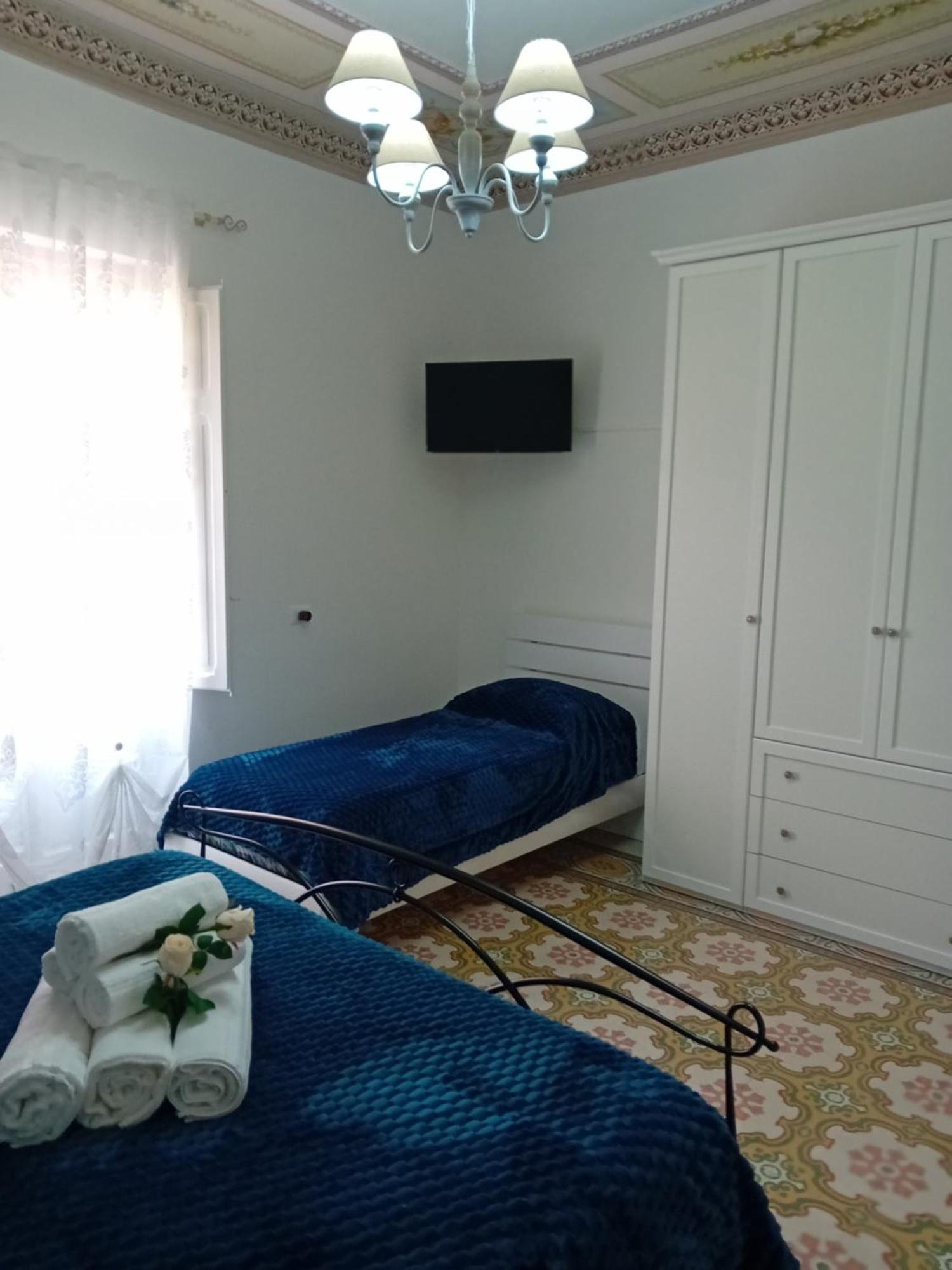 Regina Stella Bed & Breakfast Lascari Bagian luar foto